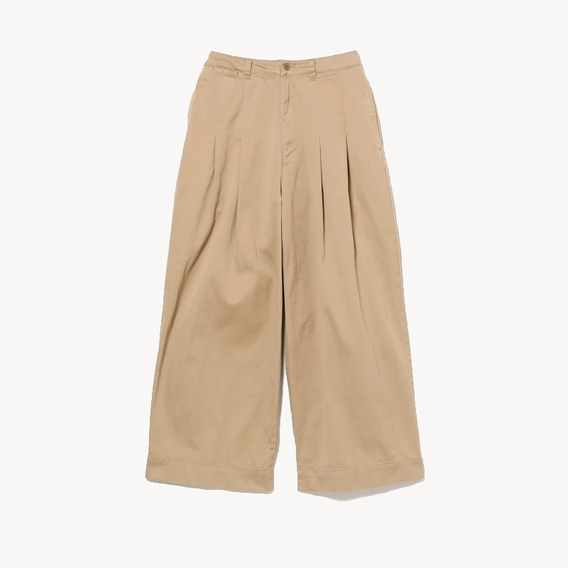 BEAMS BOY Wide Tack Chino Pants – Beige (1) BEAMS BOY Wide Tack Chino Pants – Beige